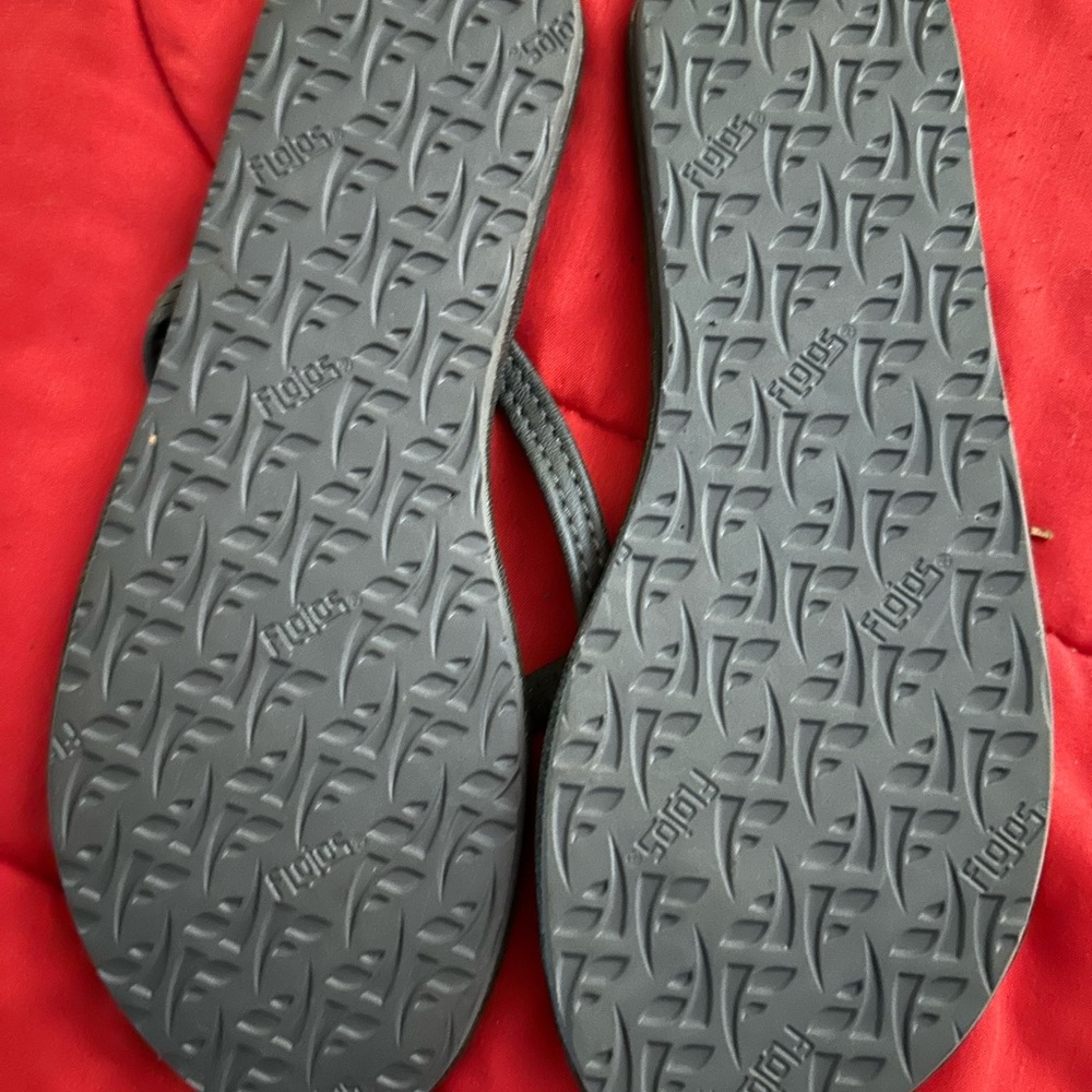Flojos Classic Silver Gray Women's Sandals Size 10 - Picture 2 of 2